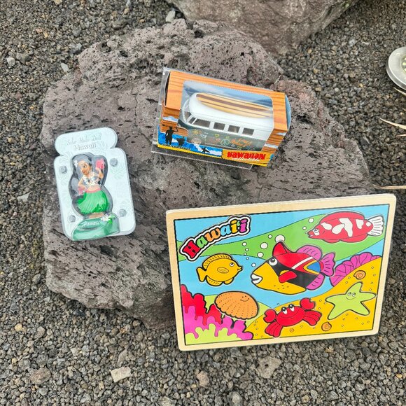 The Island Group Other - Hawaiian Collectible Bundle – Surf Van, Solar Hula Doll & Puzzle